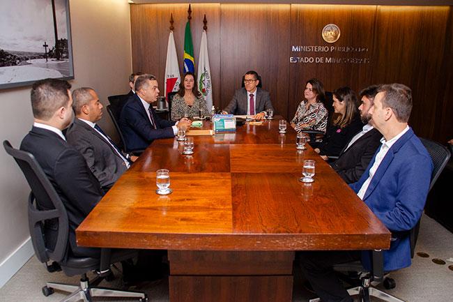 Acordo libera crédito sem juros para comerciantes atingidos por enchentes em Ubá