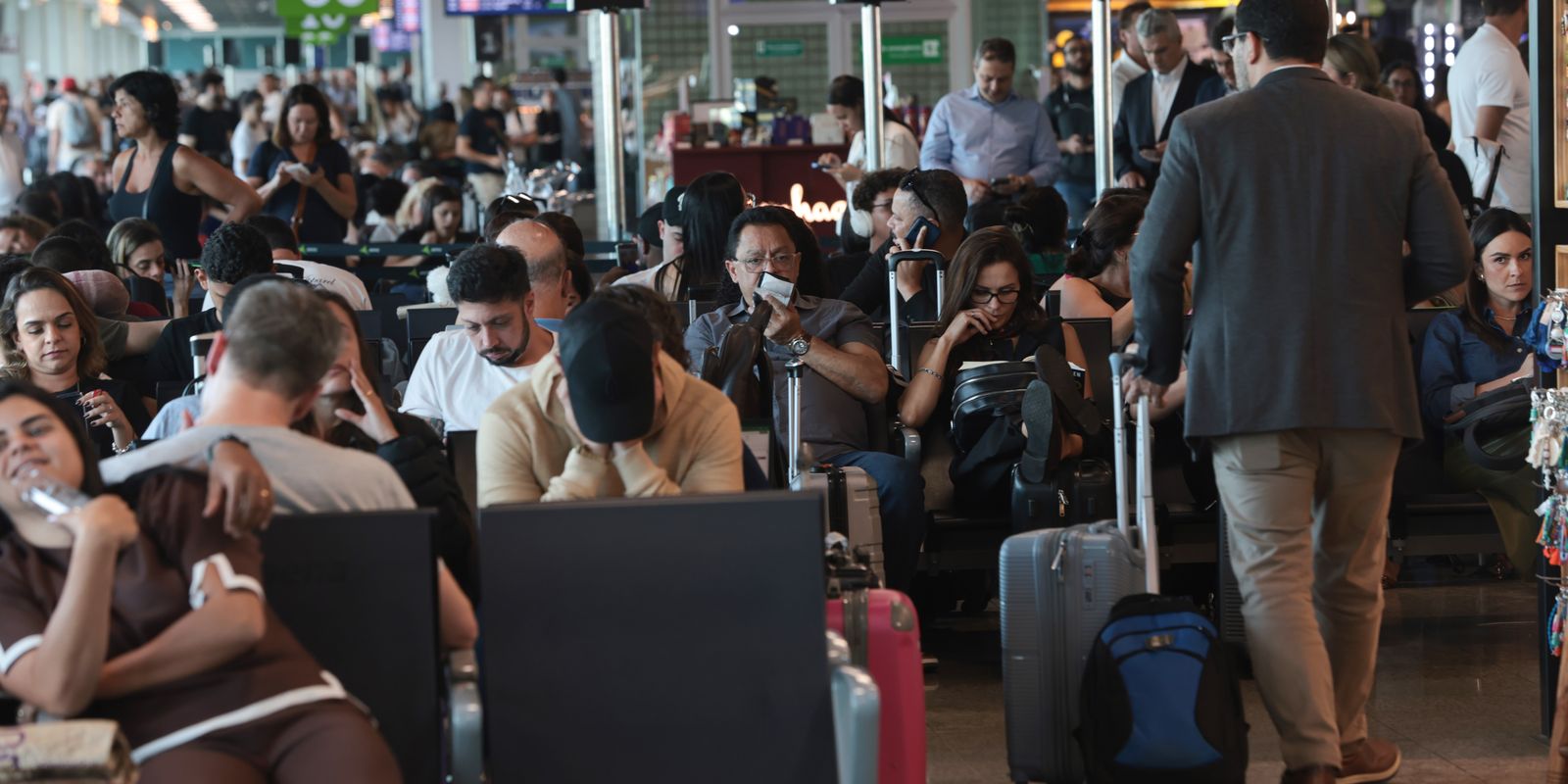 Aeroporto de Congonhas funcionará até meia-noite após interrupção