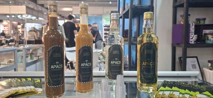Cachaças de Salinas ganham destaque em feira internacional na Espanha