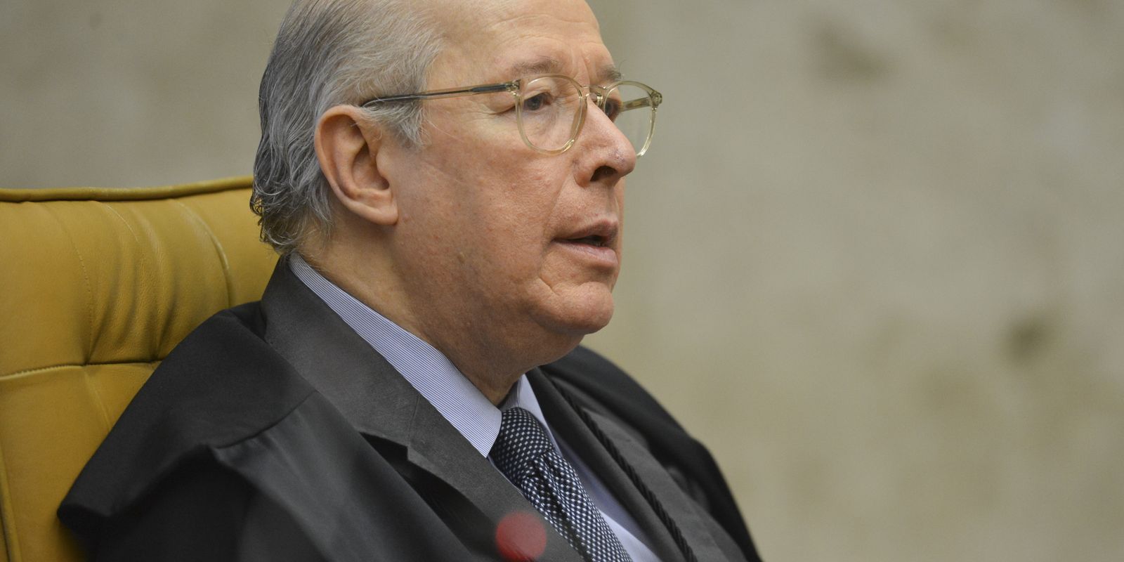 Celso de Mello critica 