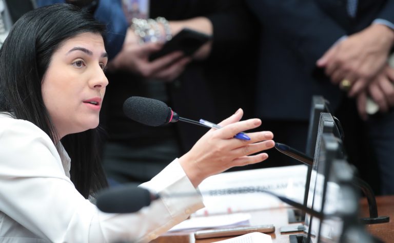 Prioridade no SUS para mulheres que perdem filhos na gravidez ou parto é aprovada