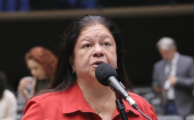 Comissão aprova vedação de liberdade provisória para agressores de mulheres