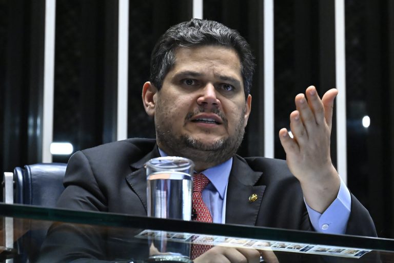 Sessão do Congresso é convocada para avaliar veto sobre penas de condenados pelo 8 de janeiro