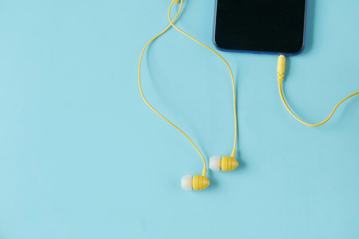 Economia criativa cresce no digital e impulsiona consumo de música e livro 