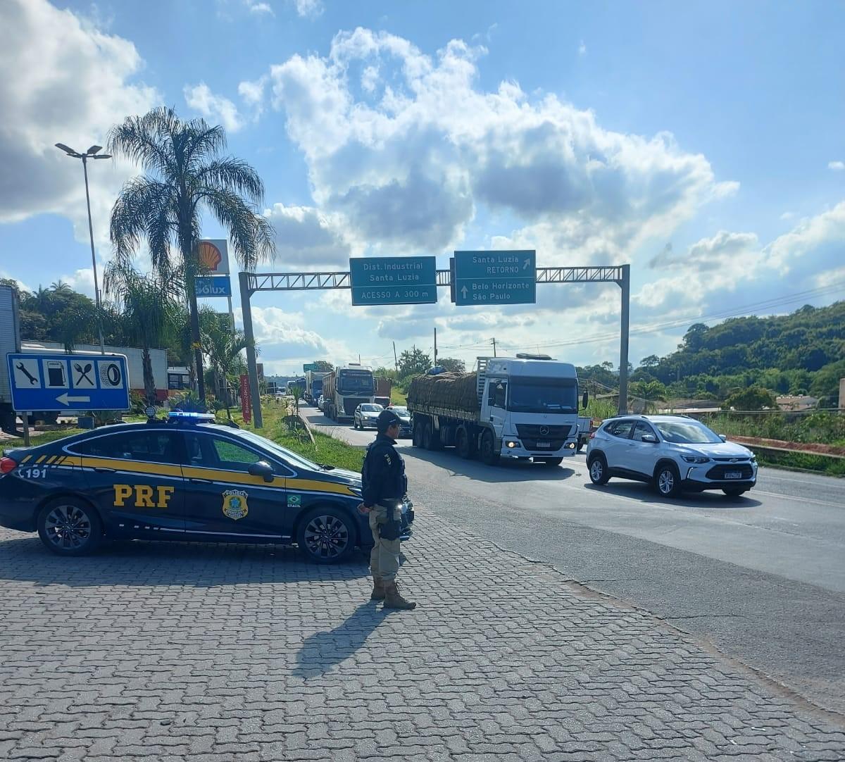 Feriado de Tiradentes tem 17 mortes e mais de 7 mil motoristas flagrados em alta velocidade em MG