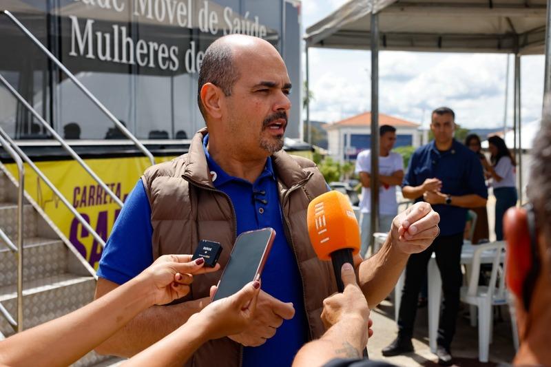 Governo de Minas e Azul oficializam parceria para retomada de voos entre Belo Horizonte e Diamantina