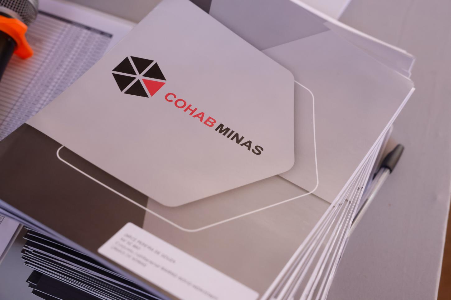 Governo de Minas entrega títulos de regularização fundiária em União de Minas