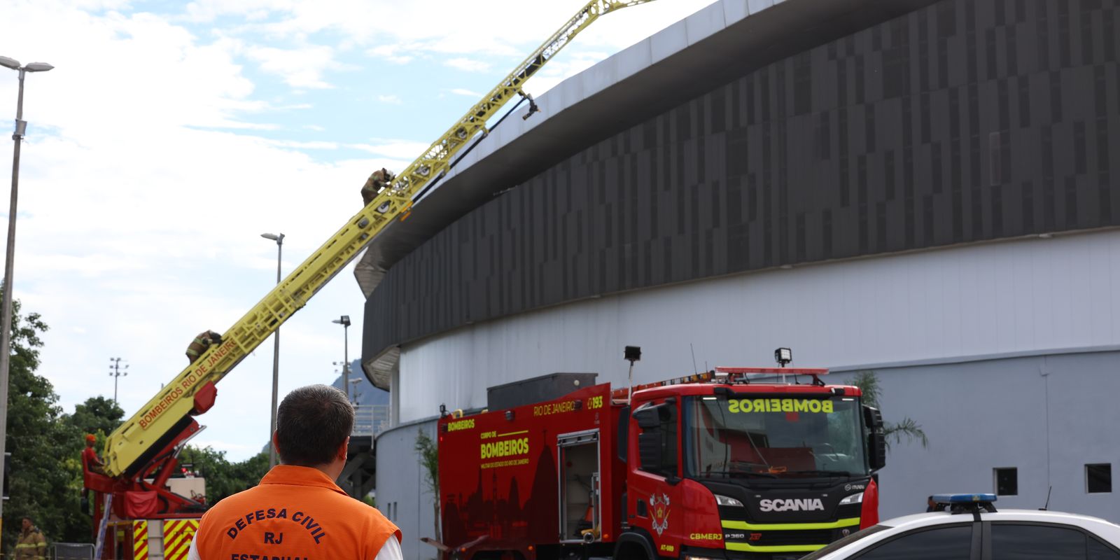 Incêndio no Velódromo do Parque Olímpico é contido, pista permanece intacta