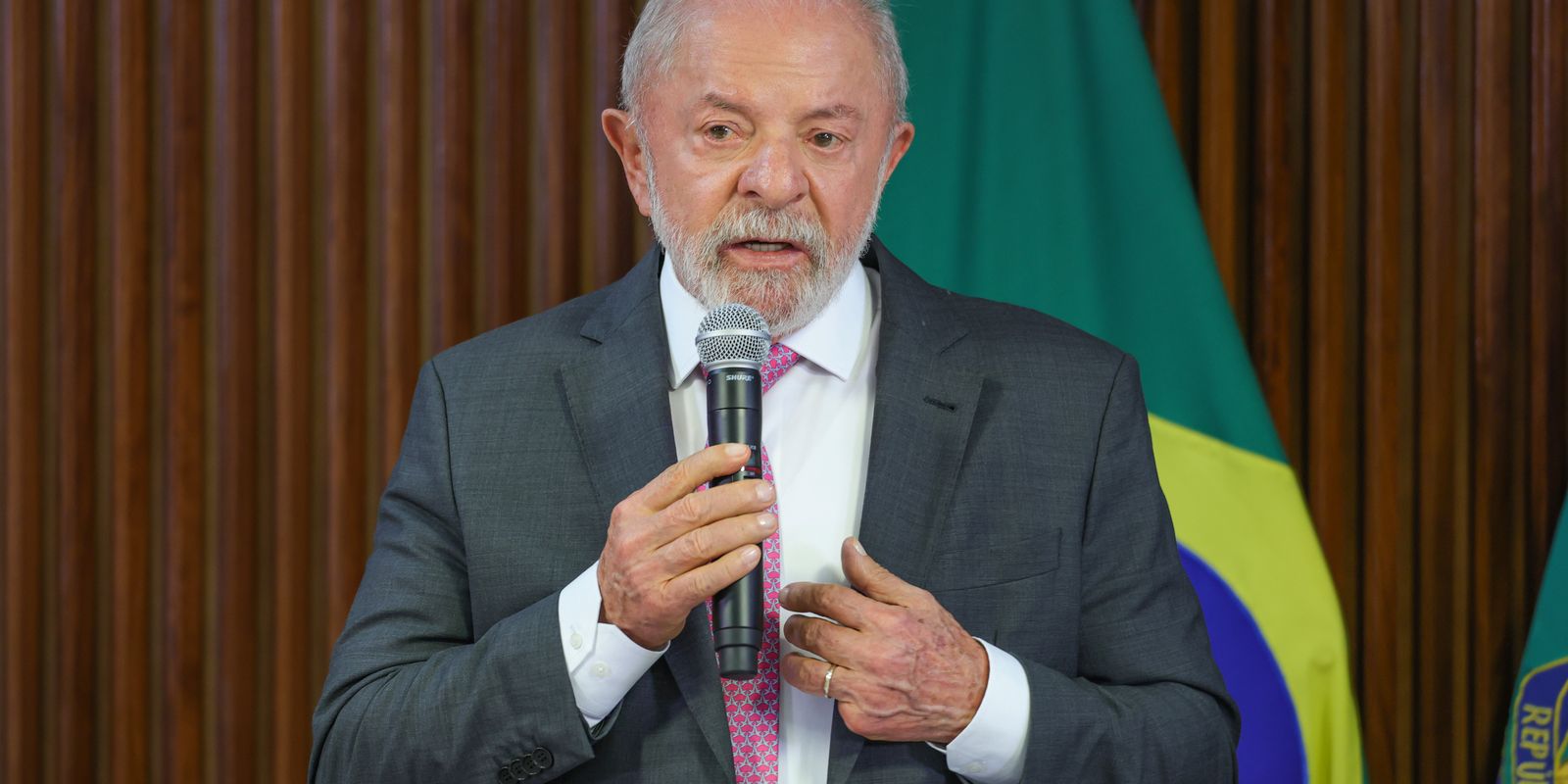 Lula declara que o Brasil não necessita de escolas cívico-militares na educação