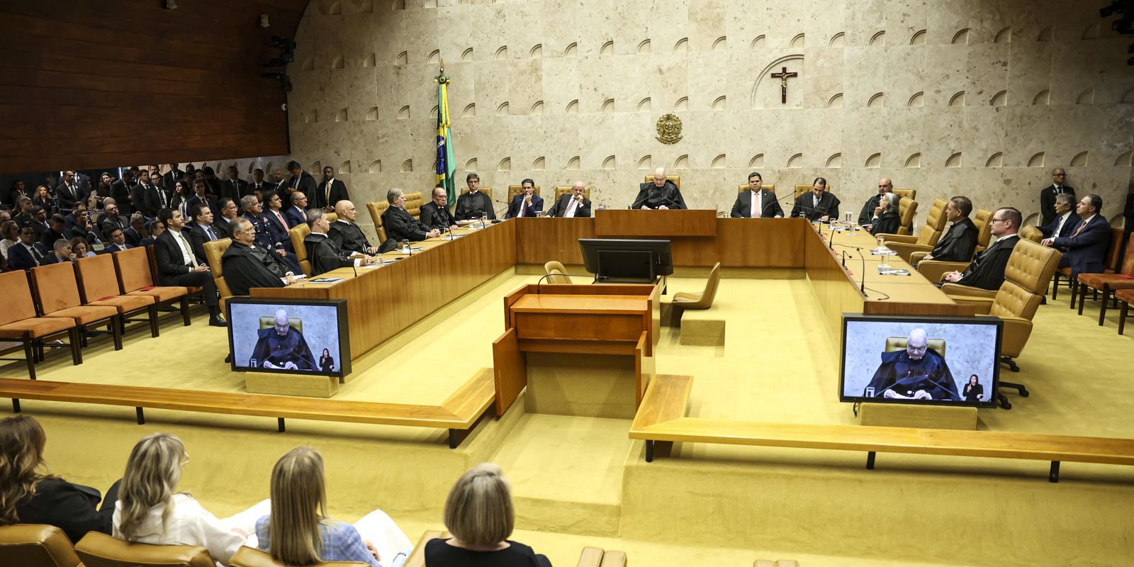 Moraes libera para análise do plenário ação que busca definir parâmetros para delações