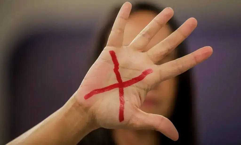 Nova lei cria crime de vicaricídio e endurece combate à violência doméstica