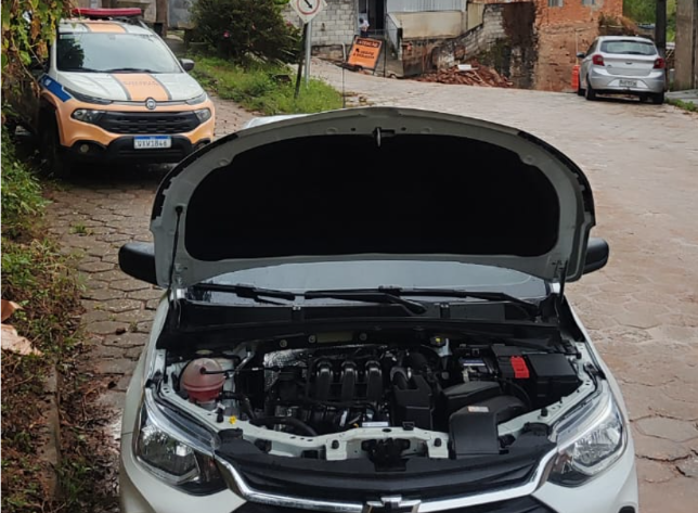 PM recupera carro roubado e prende suspeito por clonagem em Ressaquinha