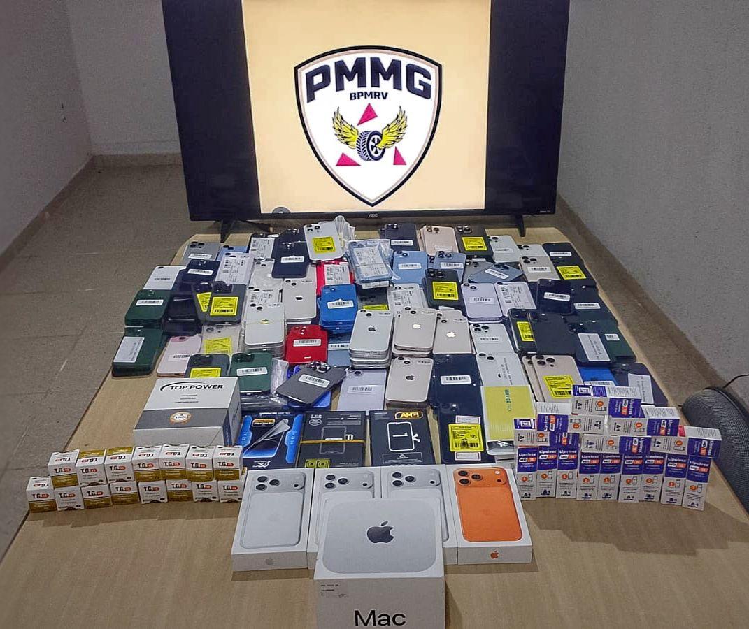 PRF apreende carga de quase R$ 1 milhão escondida em carro na MGC-393