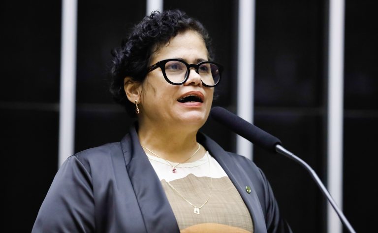 Projeto propõe que cota de candidatas seja atrelada à proporção feminina na população