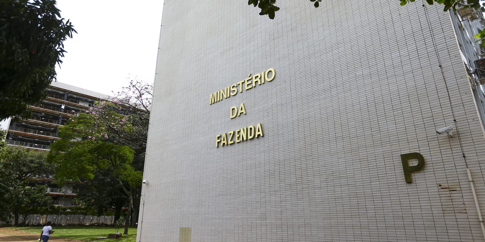Reforma tributária: governo regulamenta a cobrança de CBS e IBS