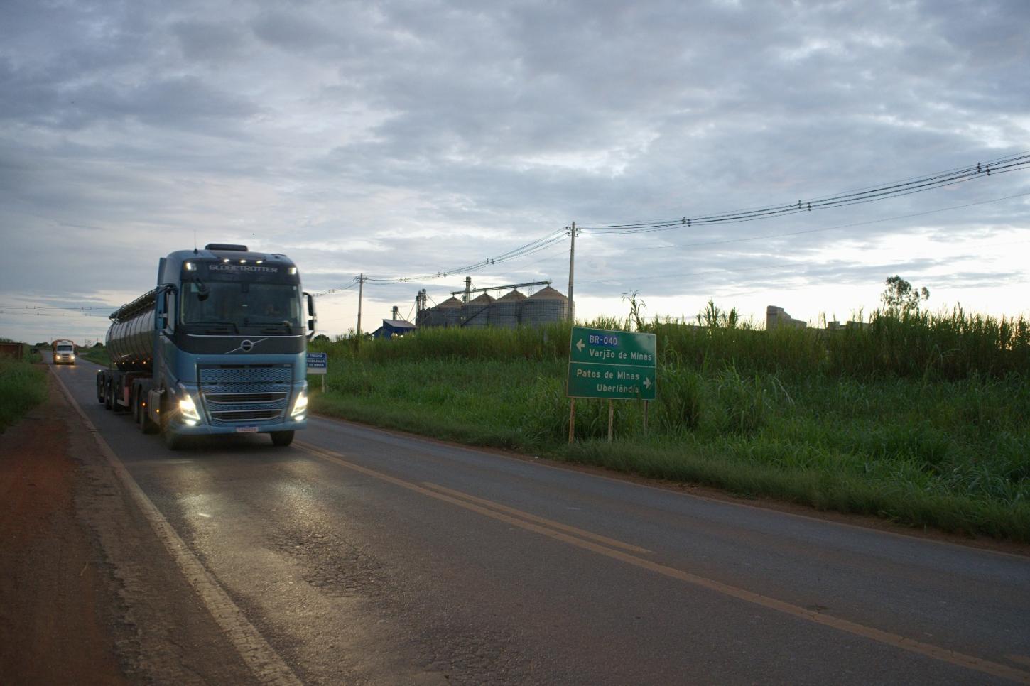 Rodovias de Minas Gerais têm restrição para veículos pesados no feriado do Trabalhador