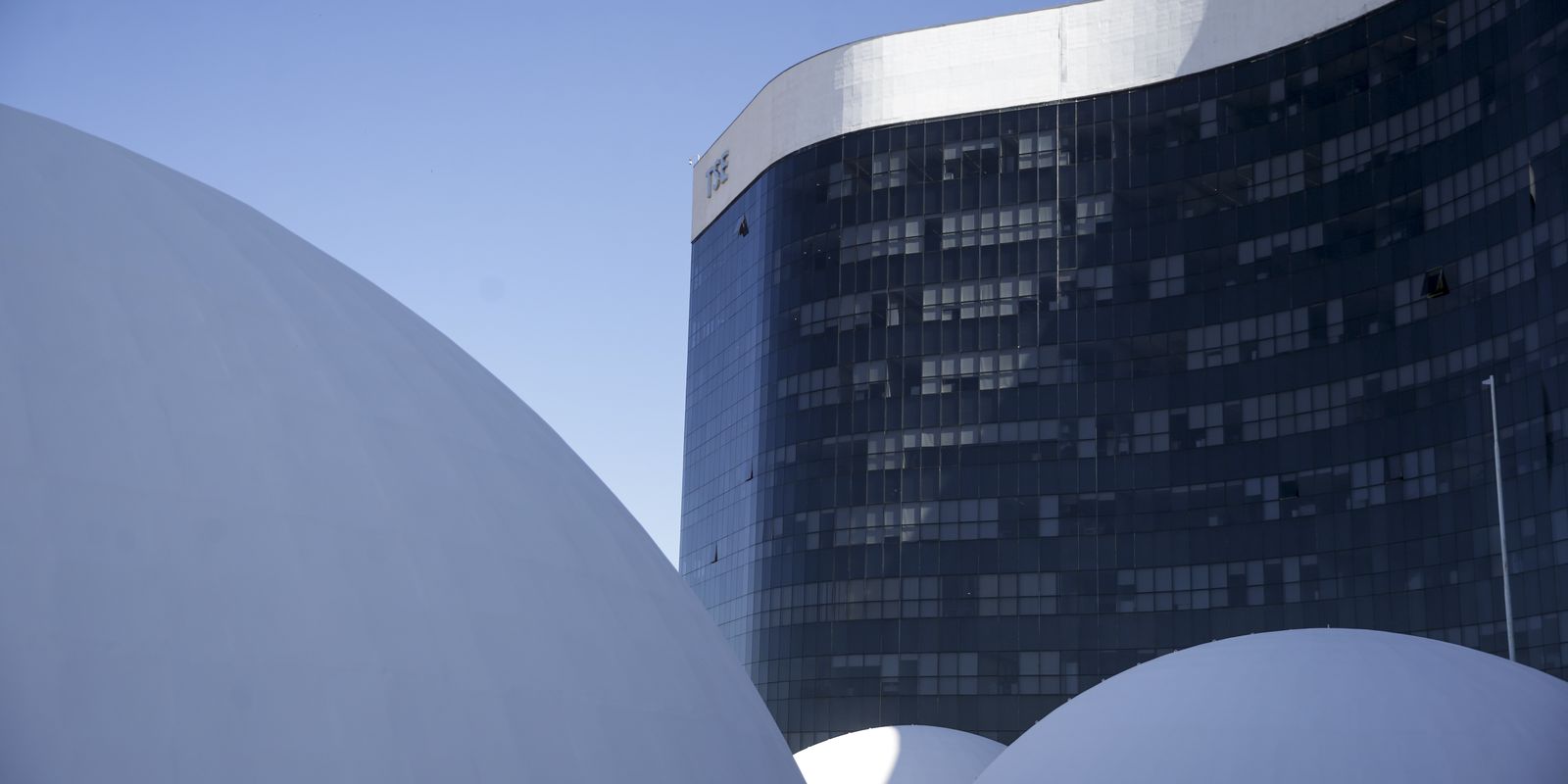 O TSE cassa mandato de governador de Roraima e determina novas eleições