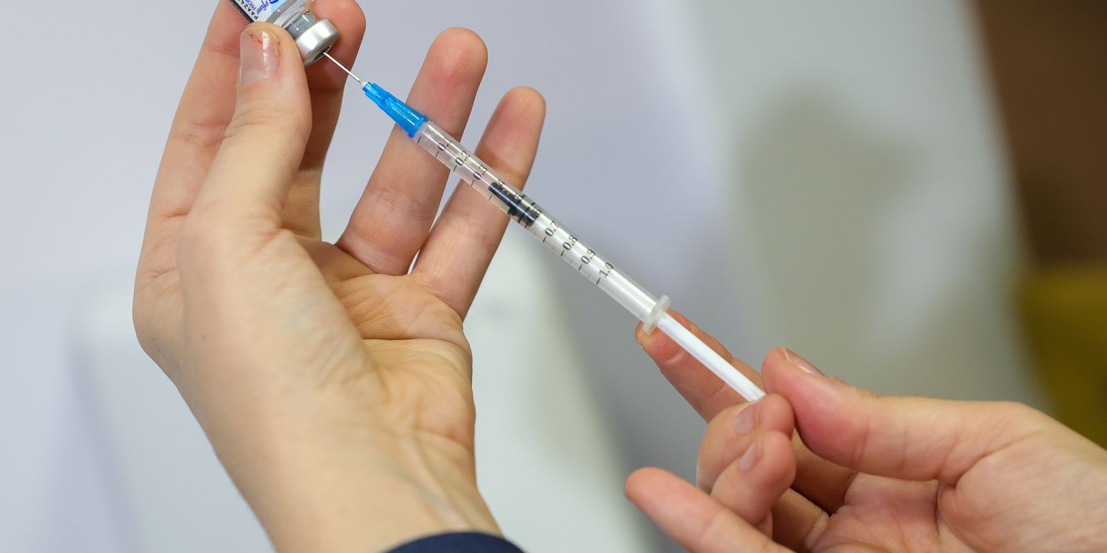 Ministério da Saúde reforça segurança da vacina da gripe e desmente boatos