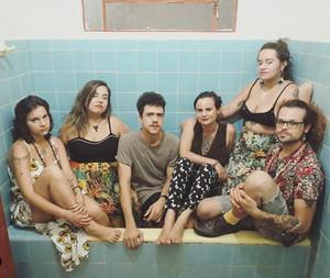 Banda Tata Chama e as Inflamáveis apresenta show gratuito no projeto Quintal Musical em Juiz de Fora