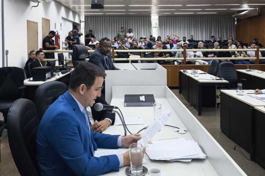 A Câmara de Governador Valadares decide sobre o impeachment do prefeito Coronel Sandro