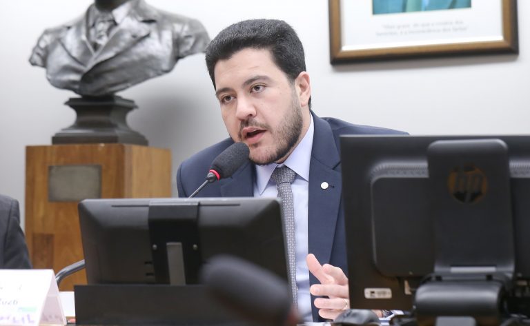 Câmara dos Deputados debate diretrizes para a regulação das plataformas digitais