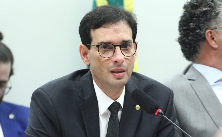 Comissão especial da Câmara dos Deputados pode votar PEC sobre jornada de trabalho e o fim da escala 6x1