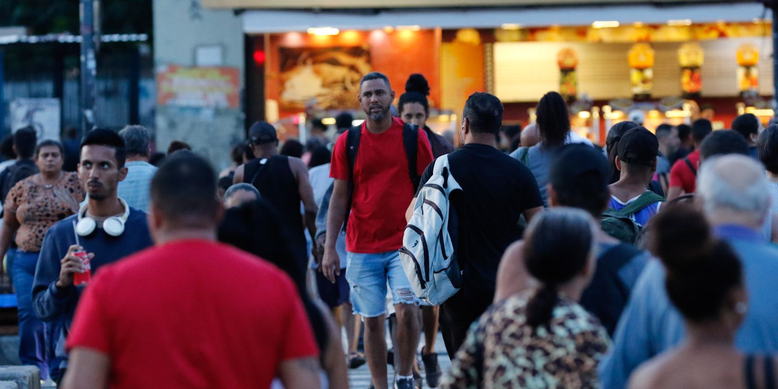 Desemprego atinge 5,8% no trimestre encerrado em abril, revela IBGE