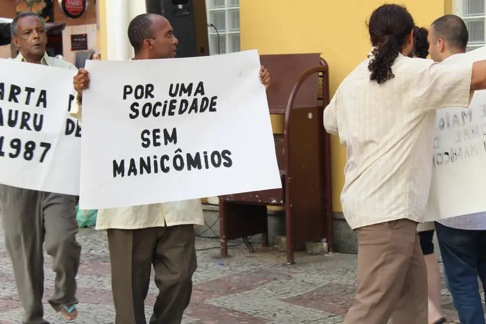 Dia da Luta Antimanicomial reforça debate sobre saúde mental e cuidado em liberdade