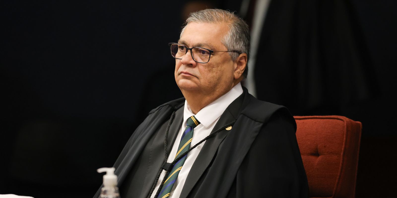 Flávio Dino inicia investigação sobre emendas parlamentares destinadas à produtora do filme de Bolsonaro