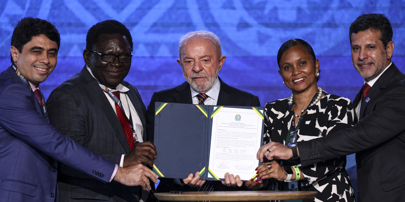 Educação e soberania: Lula defende pilar de consciência para o futuro Brasil-África