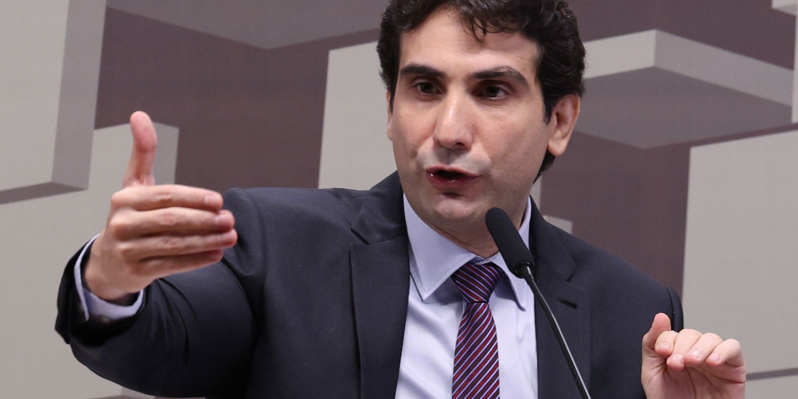 Gabriel Galípolo detalha manobras do Banco Master que alertaram o Banco Central sobre a crise de liquidez
