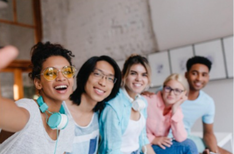 Geração Z transforma a comunicação das marcas e redefine o relacionamento com o públicoJovens consumidores deixam de ser apenas audiência e passam a influenciar diretamente estratégias, campanhas e narrativas das empresas