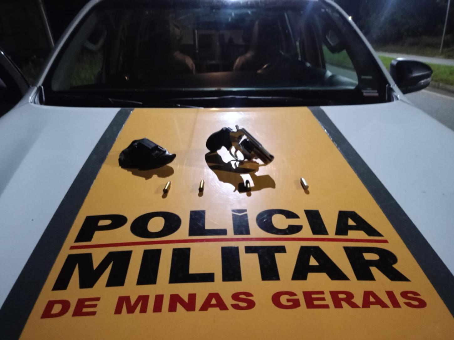 Homem é preso com arma irregular durante operação da PMRv em São João del-Rei