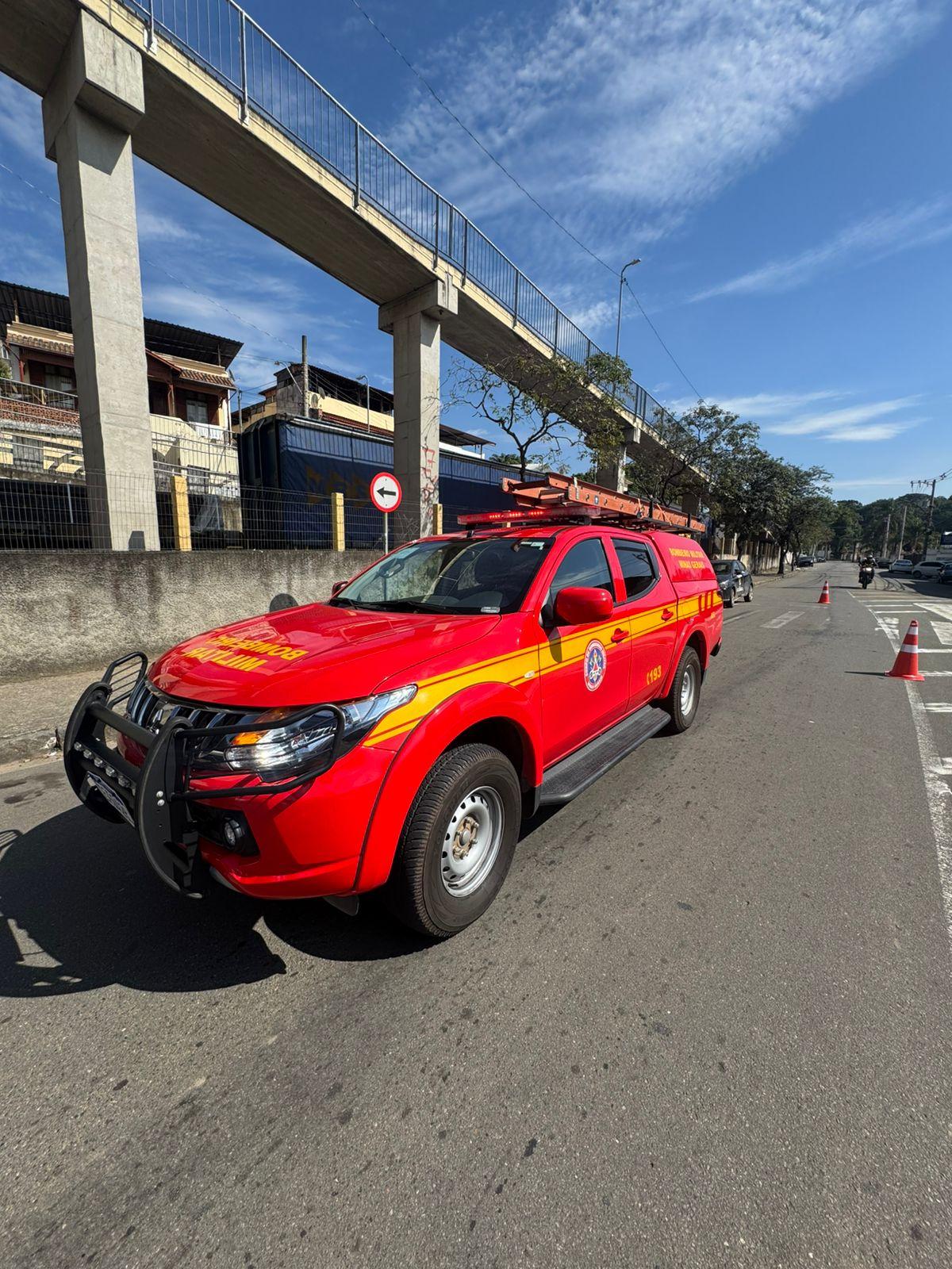 Jovem sem documentos fica em estado grave após ser atropelado por trem em Juiz de Fora