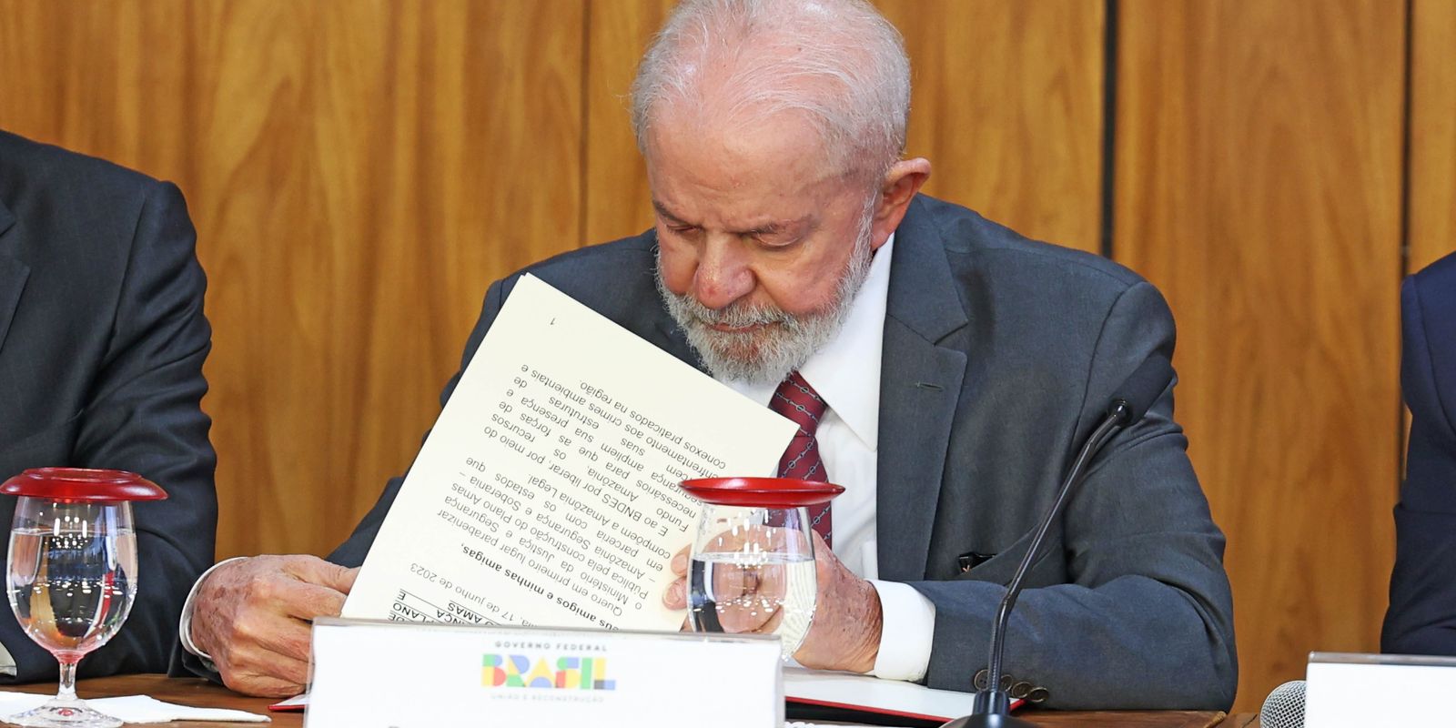 Lula veta proposta que equipara estágio a experiência profissional