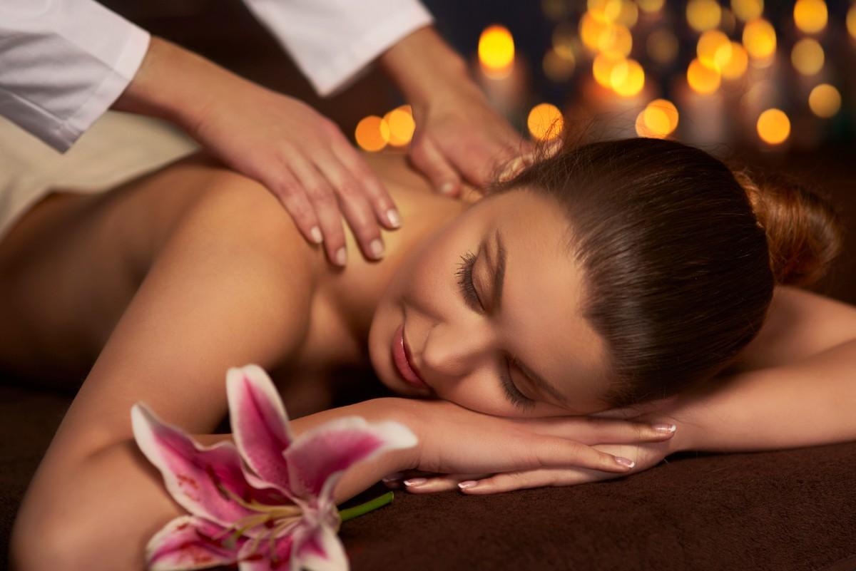 Massagem tântrica e sensual é segura? O que observar antes de agendar uma sessão em Curitiba
