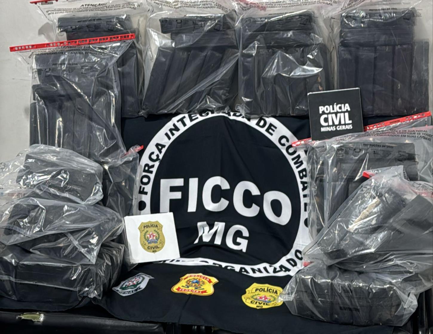 Operação apreende cerca de 80 kg de cocaína e prende três homens no Campo das Vertentes
