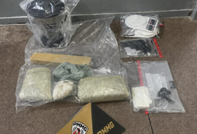 PM apreende drogas, skank e “ice” durante operação em Congonhas