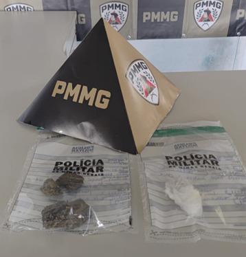 Polícia Militar apreende drogas após fuga de suspeitos em Ouro Branco