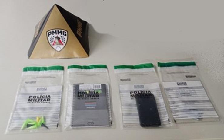 Polícia Militar realiza prisões de foragidos, apreensão de drogas e registra homicídio em Minas Gerais