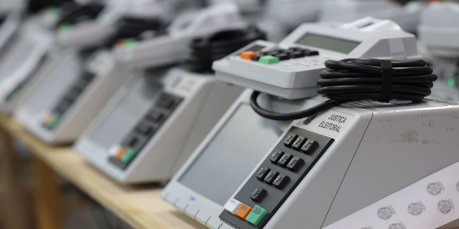 TSE estabelece comissão para combater inteligência artificial nas eleições