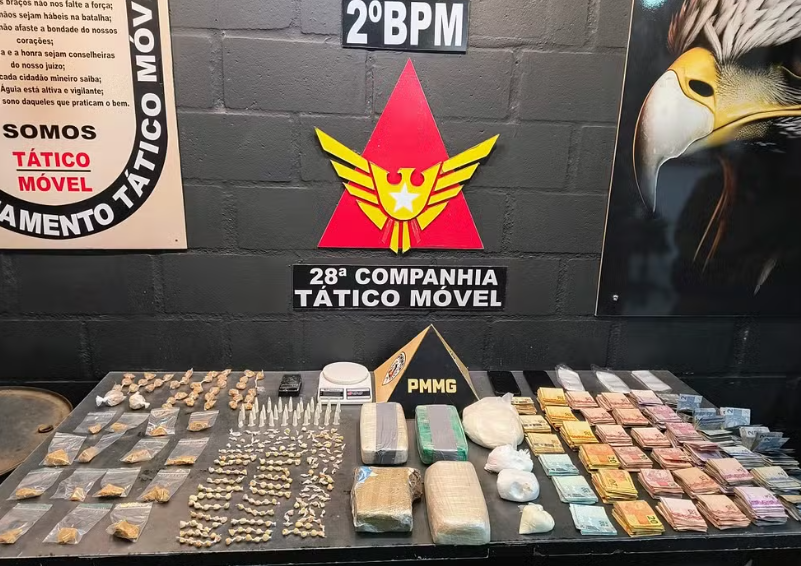 Suspeito despenca de telhado durante fuga e acaba preso por tráfico em Juiz de Fora