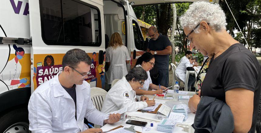 Vacimóvel oferece vacinas contra sarampo, gripe e hepatite A no Parque Halfeld