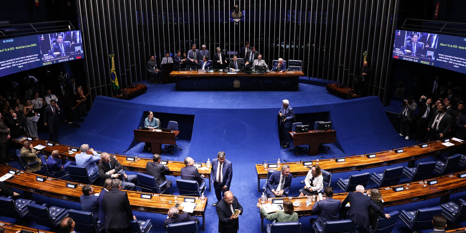 Davi Alcolumbre adia votação da PEC que extingue escala 6x1 no Senado