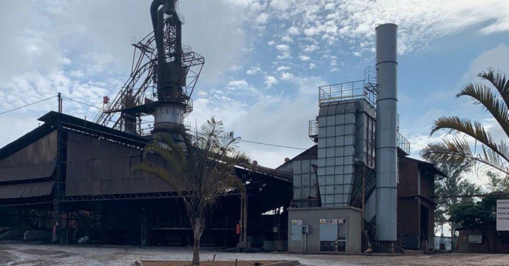 Alerta na metalurgia: novas tarifas dos EUA podem paralisar mais da metade das usinas de ferro gusa em Minas