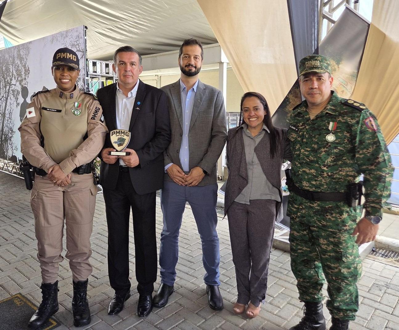 ArcelorMittal recebe troféu de parceira da Polícia Militar de Meio Ambiente