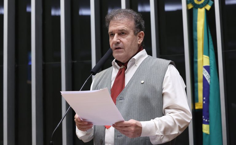 Câmara dos Deputados aprova projeto que cria o título Cidade Amiga do Idoso