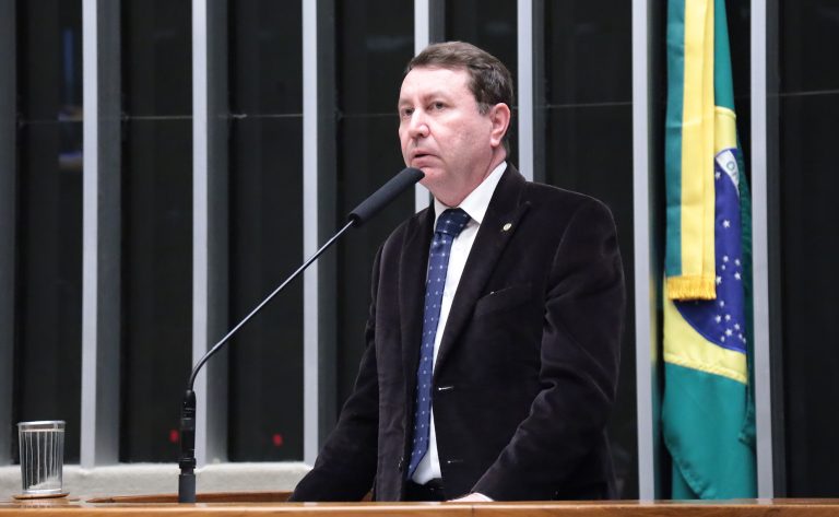 Comissão da Câmara aprova PLIMU para integrar municípios e universidades em busca de soluções
