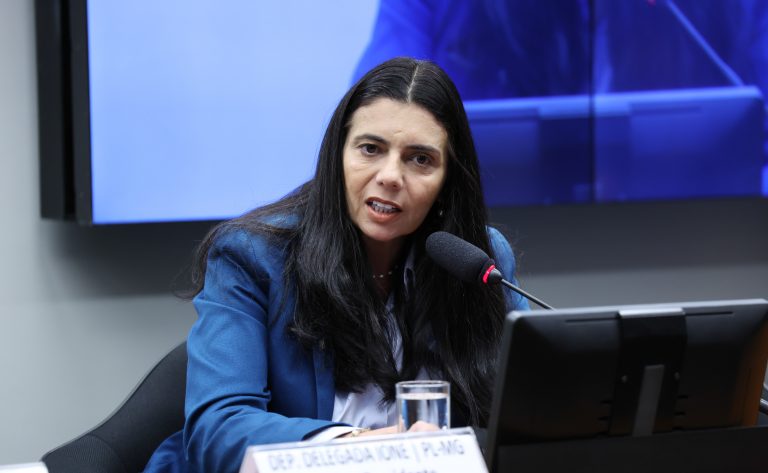 Câmara aprova projeto que exige divulgação de canais de denúncia contra violência à mulher
