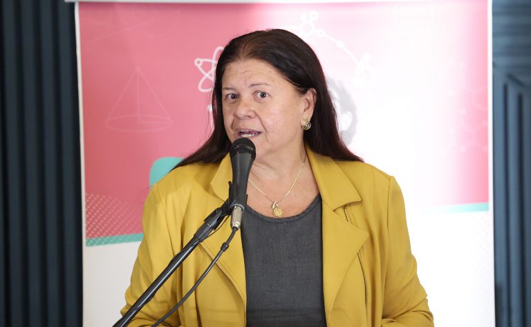 Comissão aprova obrigatoriedade de planos de saúde custearem despesas de acompanhante no parto